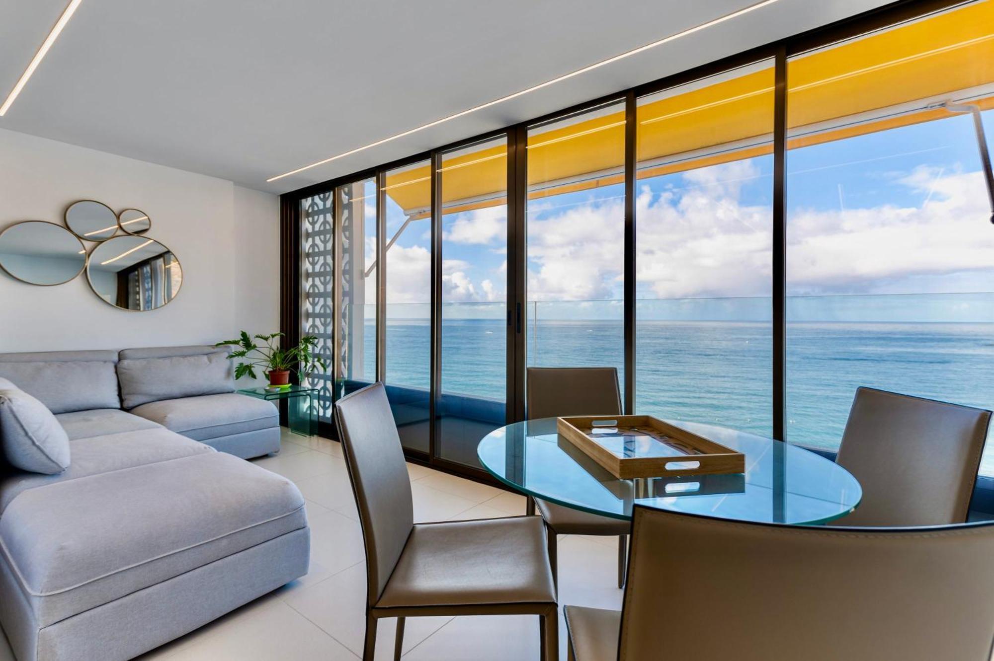 Brand New - Glass Apt - Ocean Views باتالاباكا المظهر الخارجي الصورة