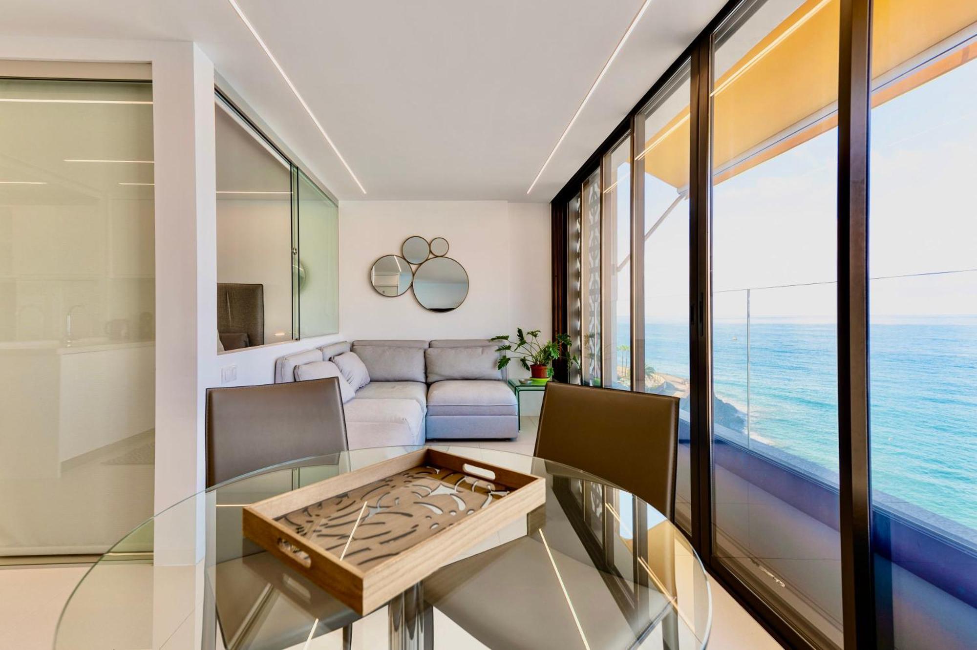 Brand New - Glass Apt - Ocean Views باتالاباكا المظهر الخارجي الصورة
