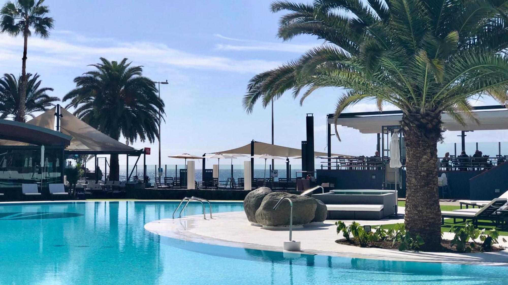 Brand New - Glass Apt - Ocean Views باتالاباكا المظهر الخارجي الصورة