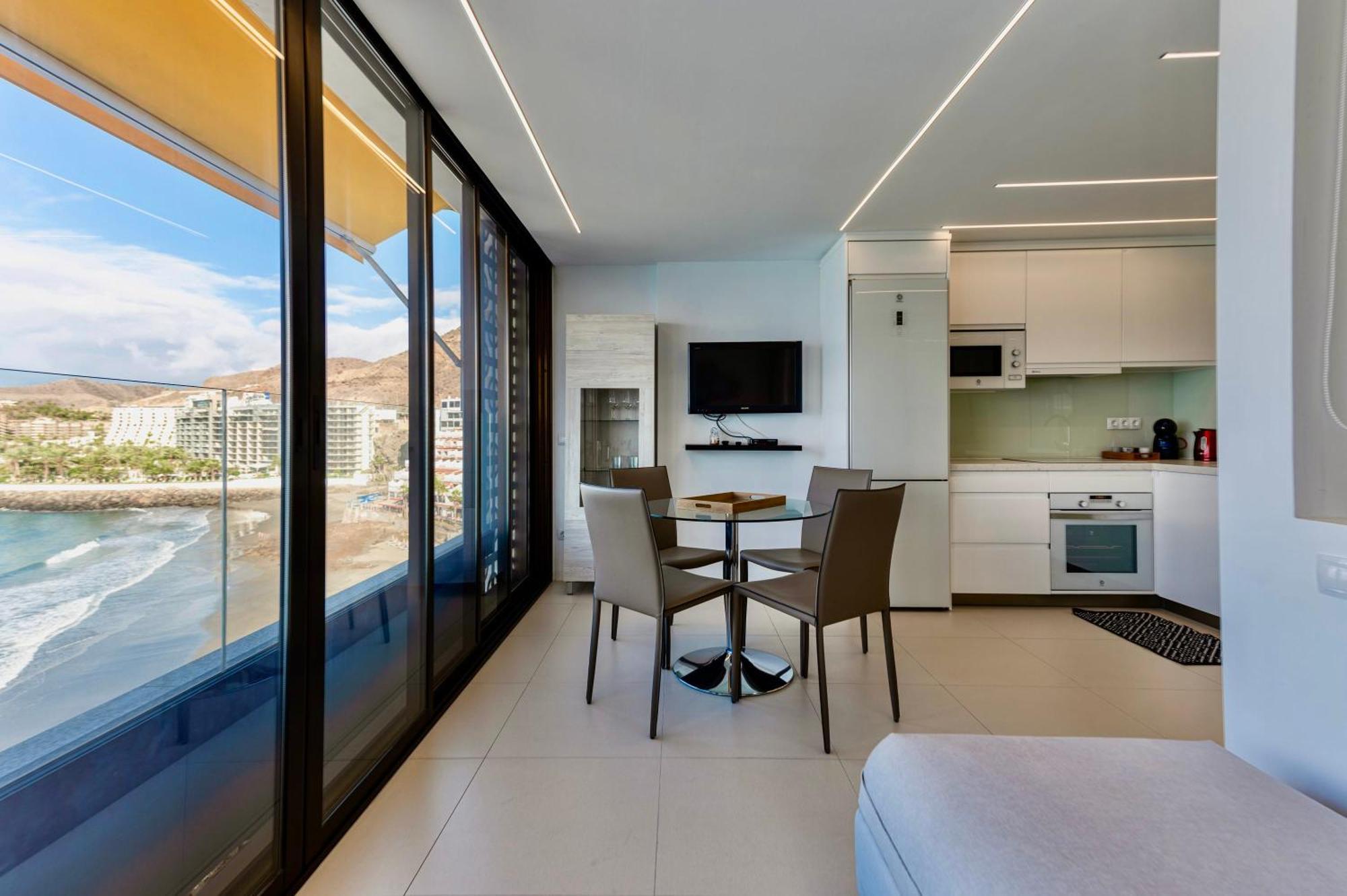 Brand New - Glass Apt - Ocean Views باتالاباكا المظهر الخارجي الصورة